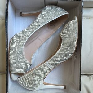 Elegant White Women's Heels 7.5